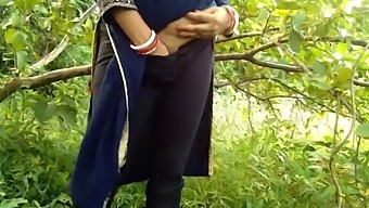 Public Outdoor Sex With Milf And Her Amateur Lover