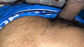 Indian Aunty Gets A Homemade Blowjob In This Amateur Video