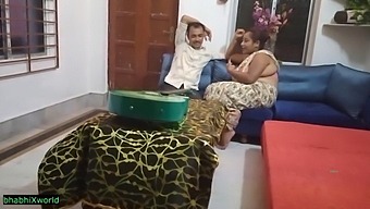 Indian Hottie Kamwali Bhabhi Gets Down And Dirty! Let'S Fuck!