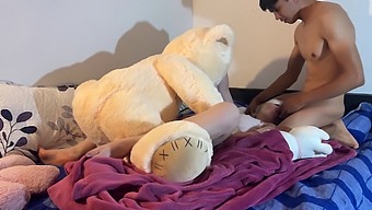 Real Couples Explore Pleasure With 18-Year-Old Girl'S Hairy Pussy