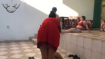 La Primera Parte De Un Vídeo Detrás De Escenas En La Mansión Himeros